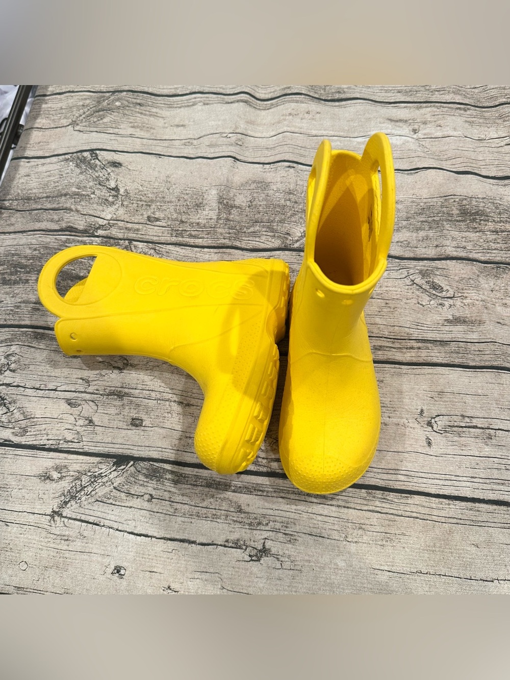 CROCS Unisex Kids Yellow Pull-On Rain Boots Size 3
